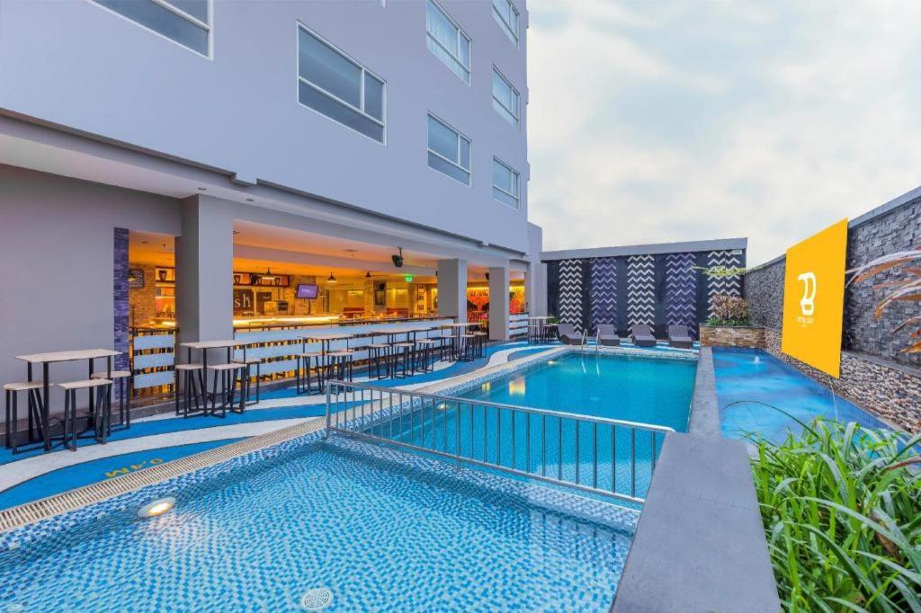 Royal Bay Hotel Makassar Dış mekan fotoğraf