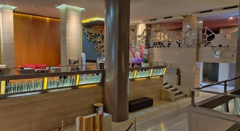 Royal Bay Hotel Makassar Dış mekan fotoğraf
