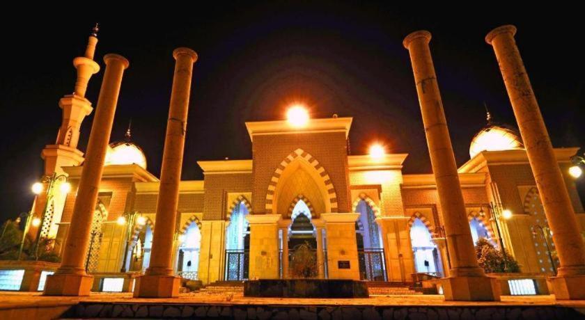 Royal Bay Hotel Makassar Dış mekan fotoğraf