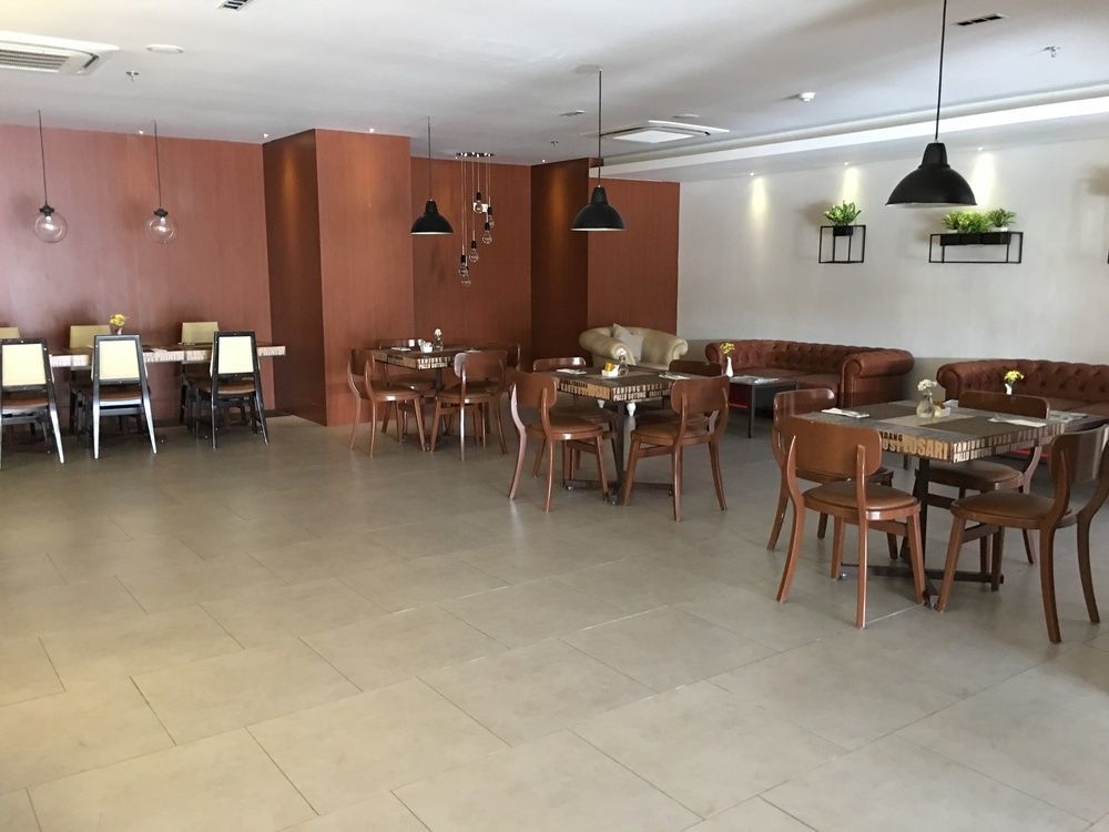 Royal Bay Hotel Makassar Dış mekan fotoğraf