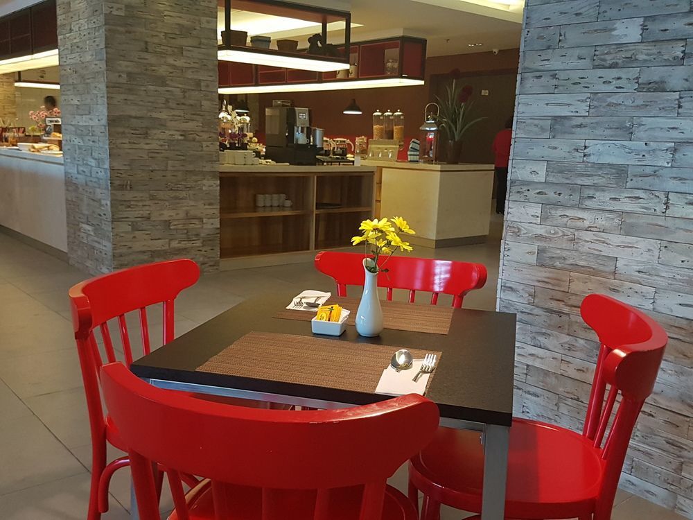 Royal Bay Hotel Makassar Dış mekan fotoğraf