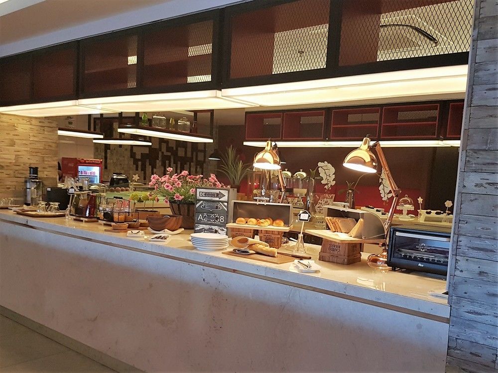 Royal Bay Hotel Makassar Dış mekan fotoğraf