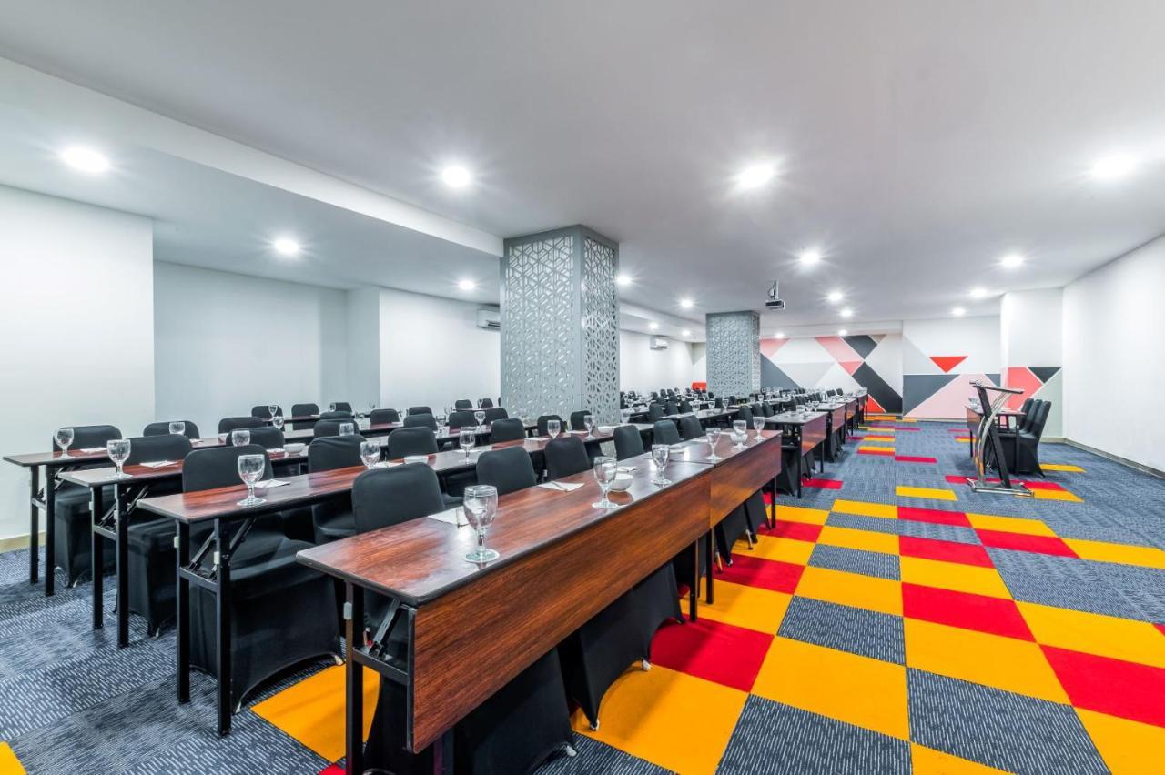 Royal Bay Hotel Makassar Dış mekan fotoğraf