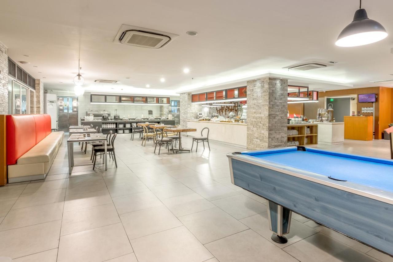 Royal Bay Hotel Makassar Dış mekan fotoğraf